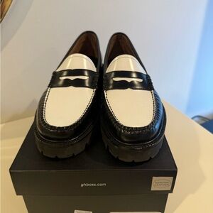 G.H. Bass & Co. Women’s Black and White Whitney Super Lug Loafers Size 9.5